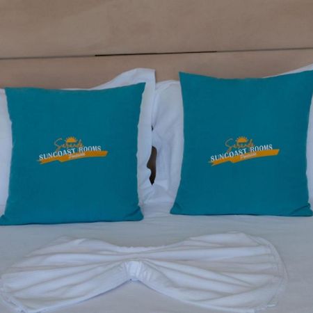 Suncoast Rooms Port Side Sarandë Exteriör bild