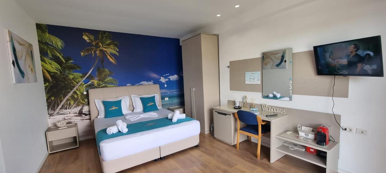 Suncoast Rooms Port Side Sarandë Exteriör bild