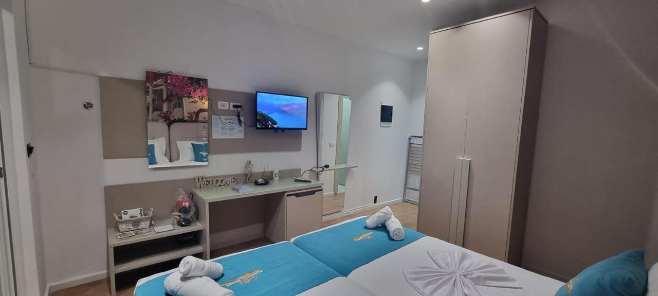 Suncoast Rooms Port Side Sarandë Exteriör bild