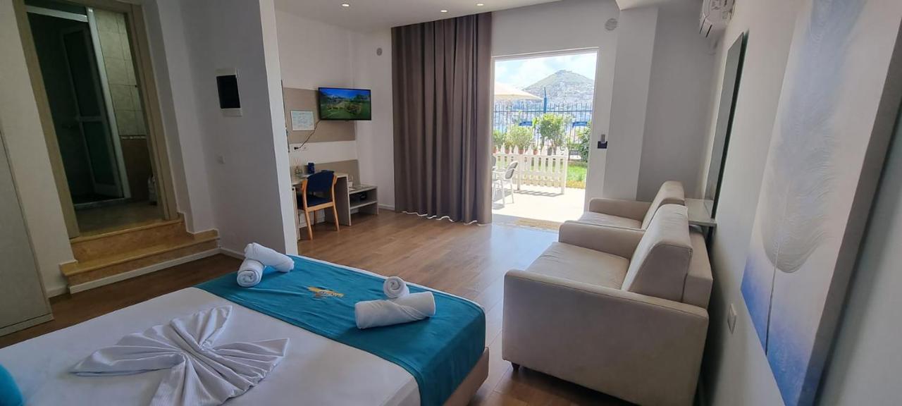 Suncoast Rooms Port Side Sarandë Exteriör bild