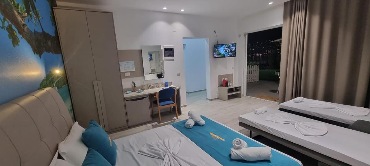 Suncoast Rooms Port Side Sarandë Exteriör bild