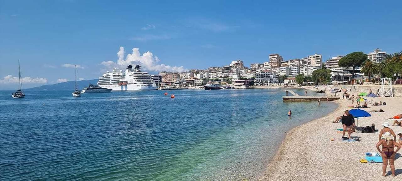 Suncoast Rooms Port Side Sarandë Exteriör bild